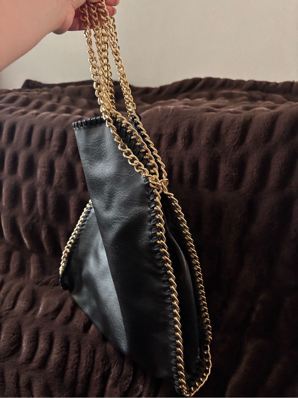 Unbranded Black Purse with Gold Chain Accents - Picture 5 of 6